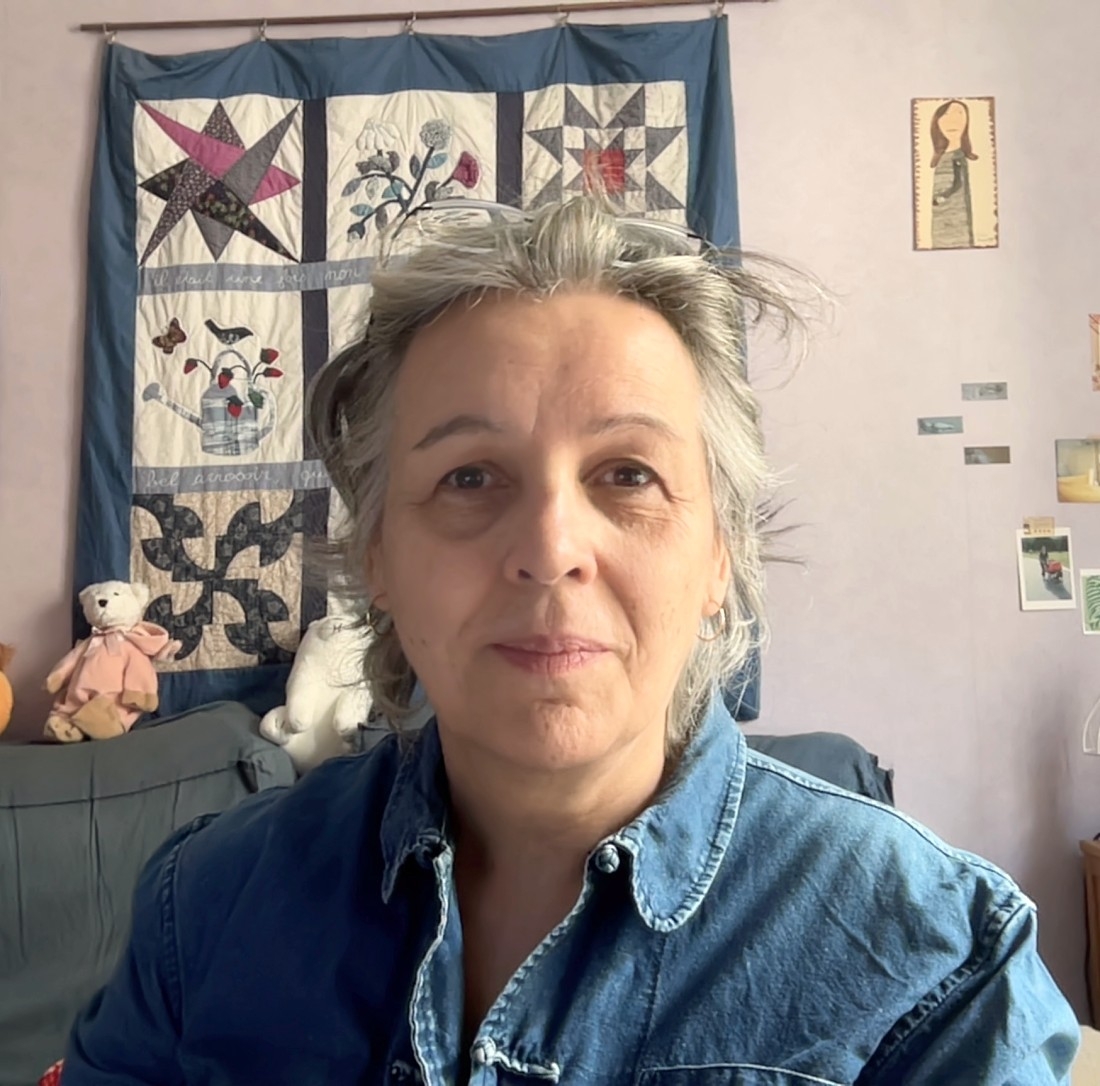 mh, devant le patchwork cousu par sa sœur